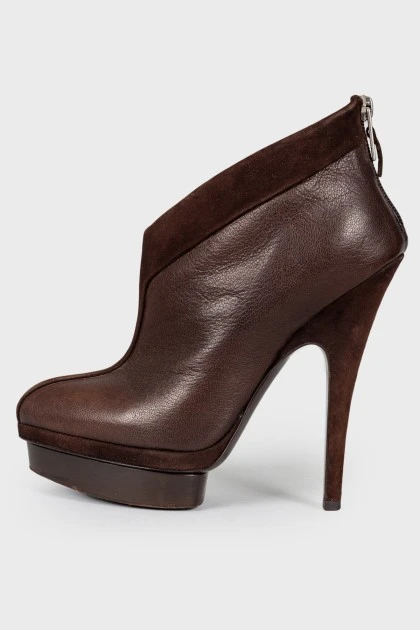 Leather ankle boots with stiletto heels