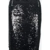 A fitting skirt in sequins